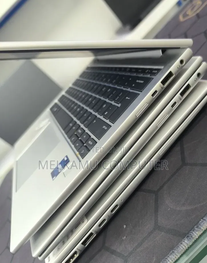 New Laptop HP EliteBook 830 G9 16GB Intel Core i5 SSD 512GB