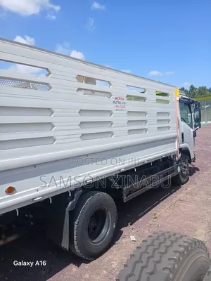 Isuzu ELF Truck 2025 White
