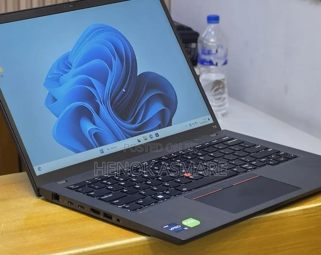 New Laptop Lenovo ThinkPad T14 G4 16GB Intel Core i7 SSD 512GB