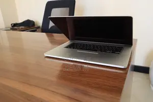 Laptop Apple MacBook Pro 2015 16GB Intel Core Ultra 7 SSD 256GB