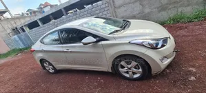 Hyundai Elantra 2012 White
