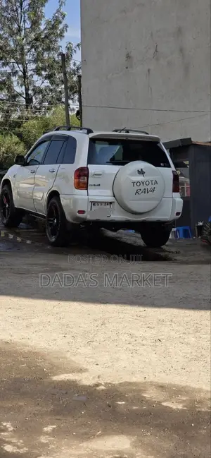 Toyota RAV4 Automatic 2003 White