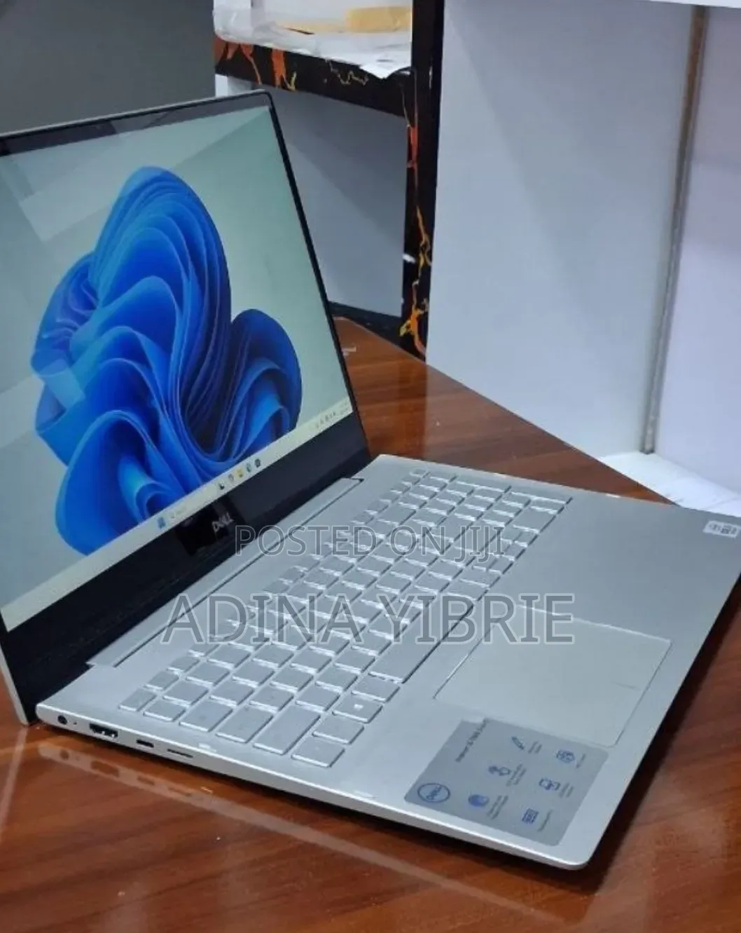 New Laptop Dell Inspiron 15 16GB Intel Core i5 SSD 256GB