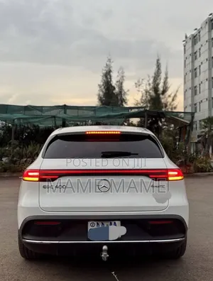 Mercedes-Benz EQC EQC400 4MATIC 2022 White