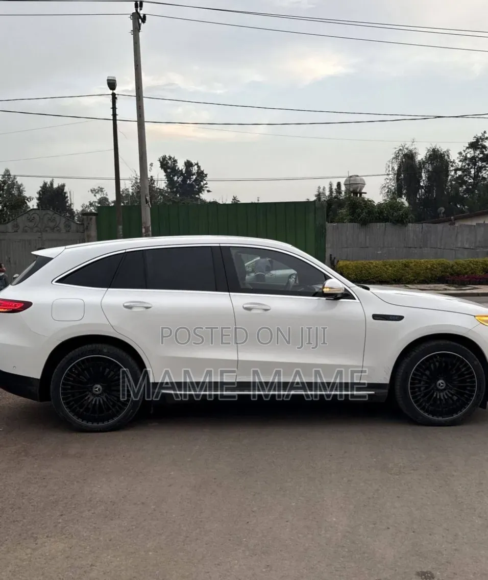 Mercedes-Benz EQC EQC400 4MATIC 2022 White