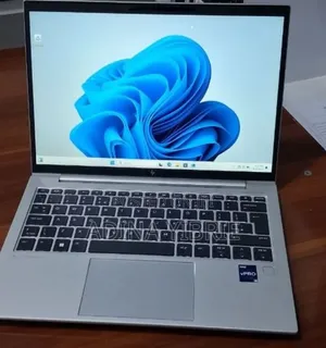 New Laptop HP Elitebook 830 G11 16GB Intel Core i5 SSD 512GB