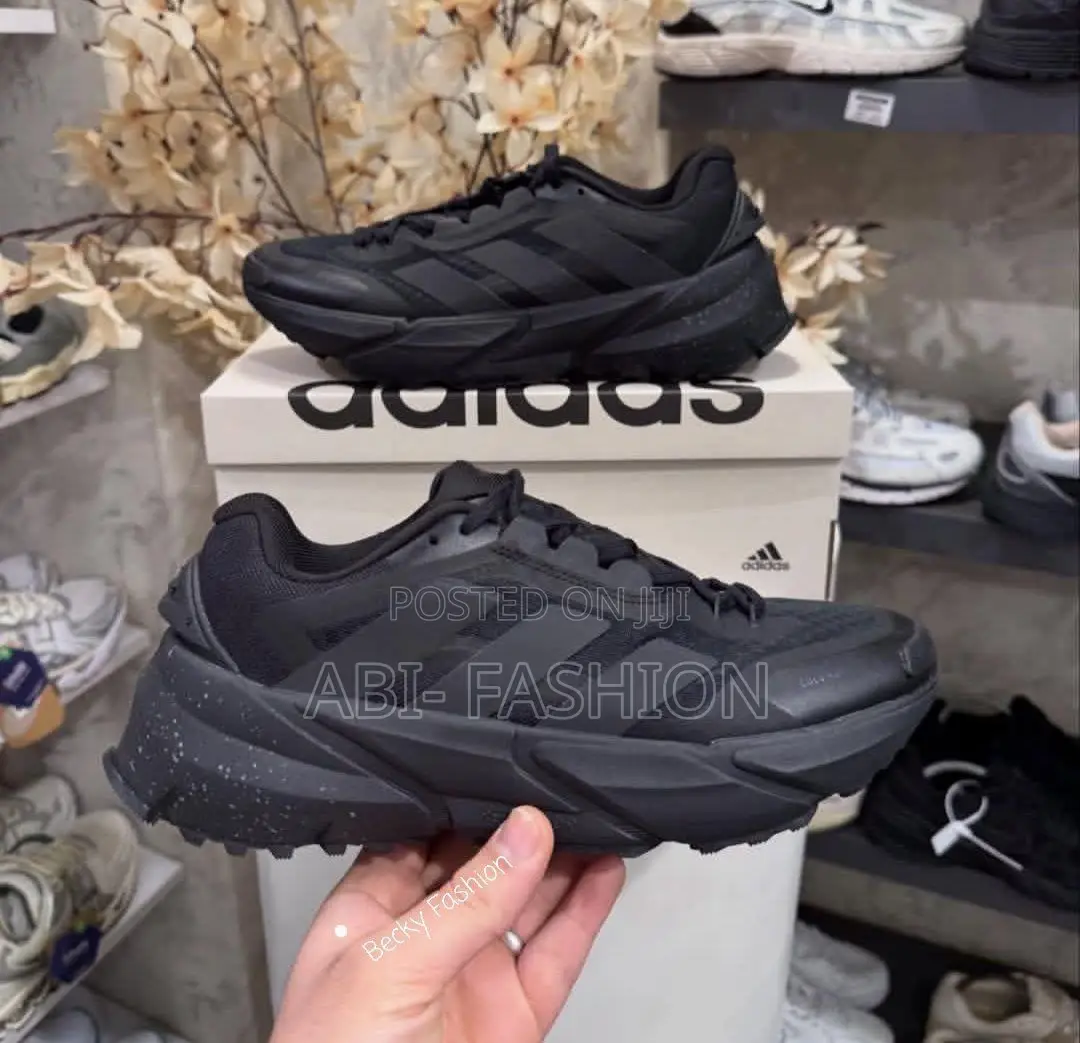 Adidas Adistar C.RDY M Sneakers – Sporty Style