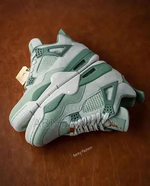 Nike Air Jordan 4 “First Class” PE Shoes – Stylish Design