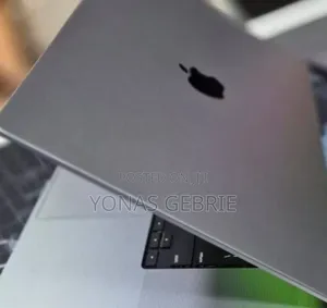 New Laptop Apple MacBook 32GB Apple M1 Pro SSD 512GB