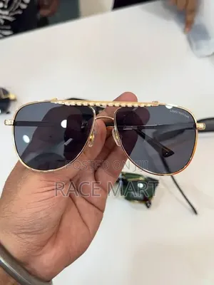 The Louis Vuitton Snap Pilot Sunglasses