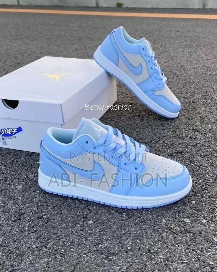 Air Jordan 1 Low UNC Shoes