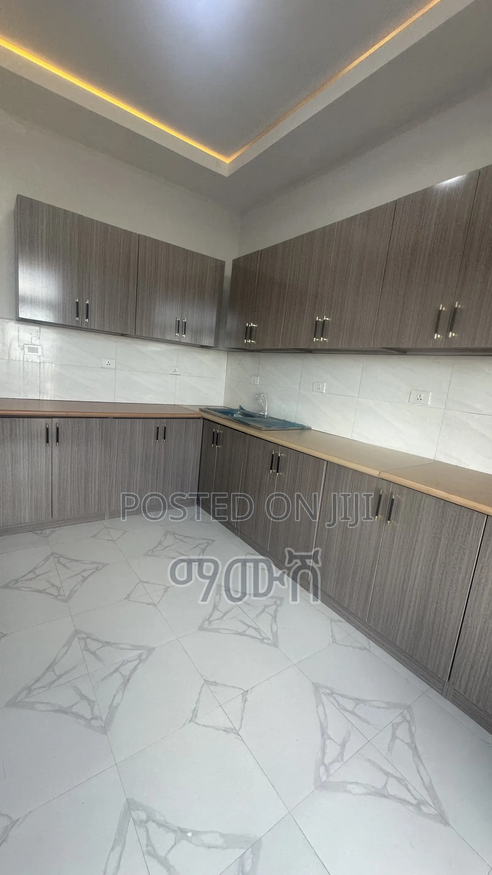 Furnished 3bdrm Condo in አያት 40/60 ኮንዶሚኒየም, Bole for sale