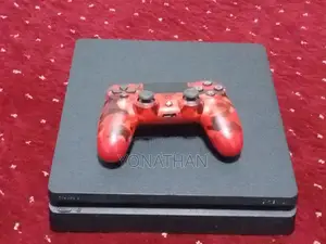 Sony PS4 Slim