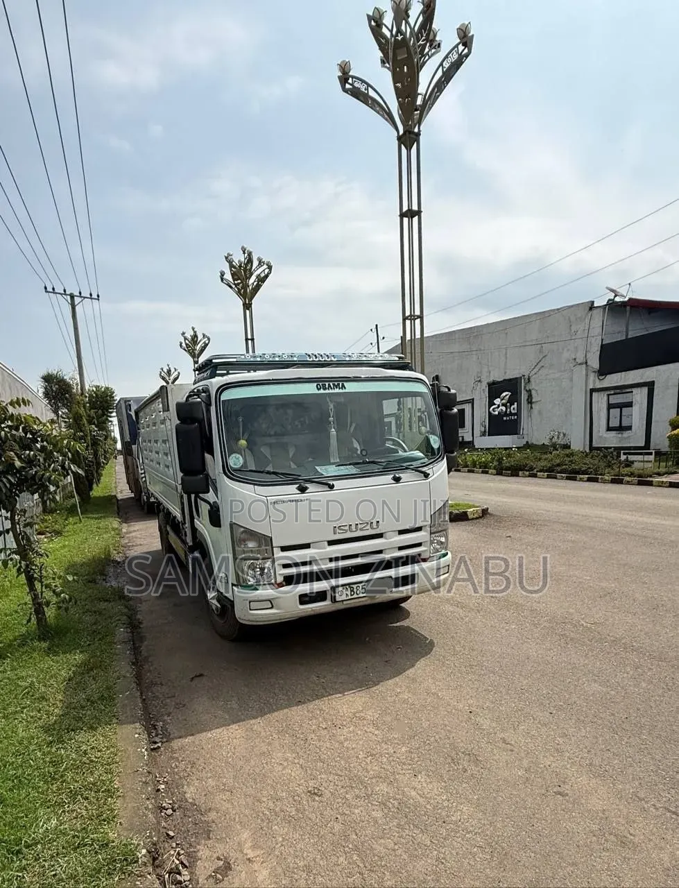 Isuzu ELF Truck 2025 White