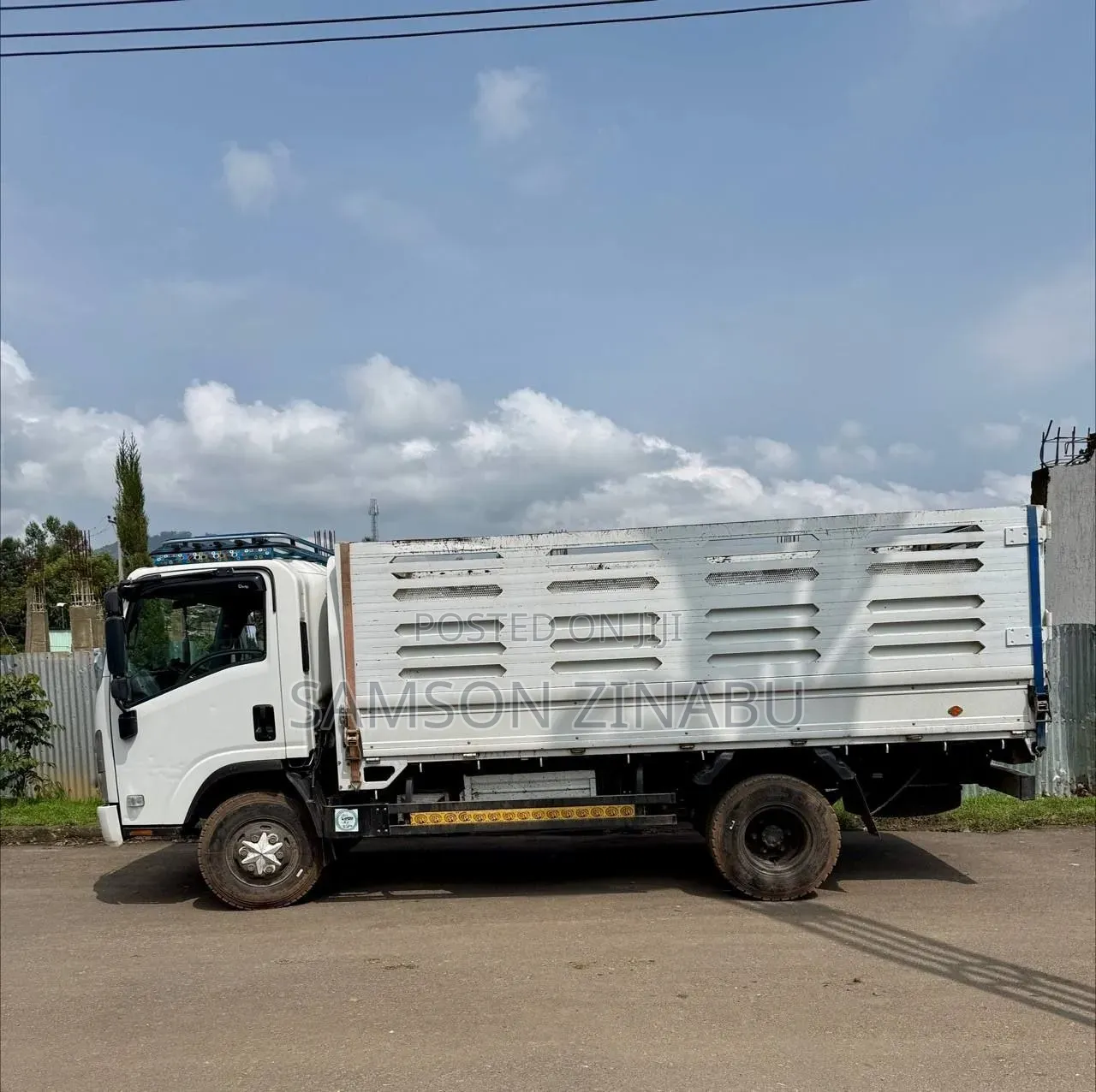 Isuzu ELF Truck 2025 White