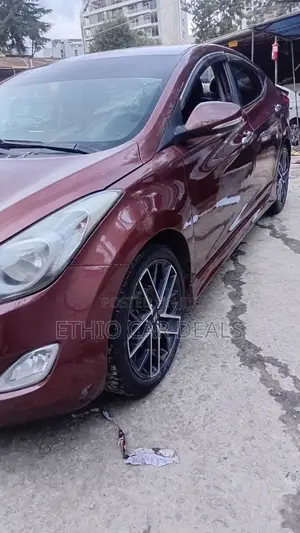 Hyundai Avante 2013 Red