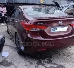 Hyundai Avante 2013 Red