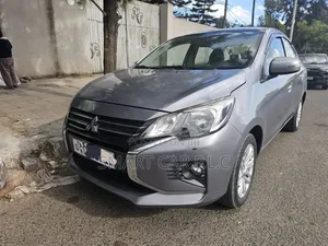 Mitsubishi Attrage 2022 Silver