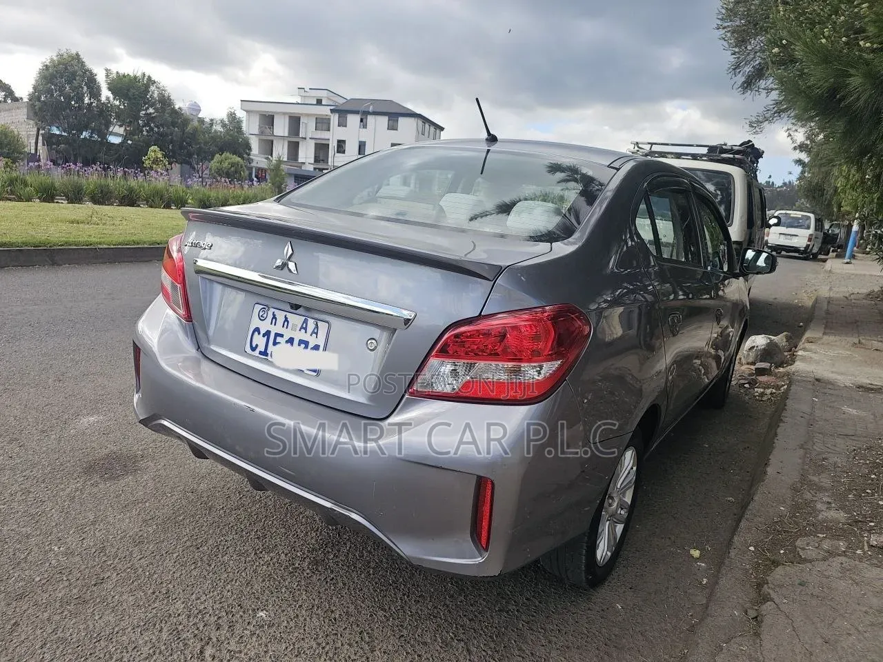 Mitsubishi Attrage 2022 Silver