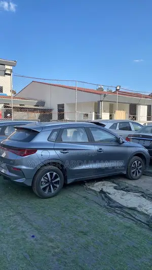 New BYD E2 43 kWh 94 hp FWD 2025 Silver