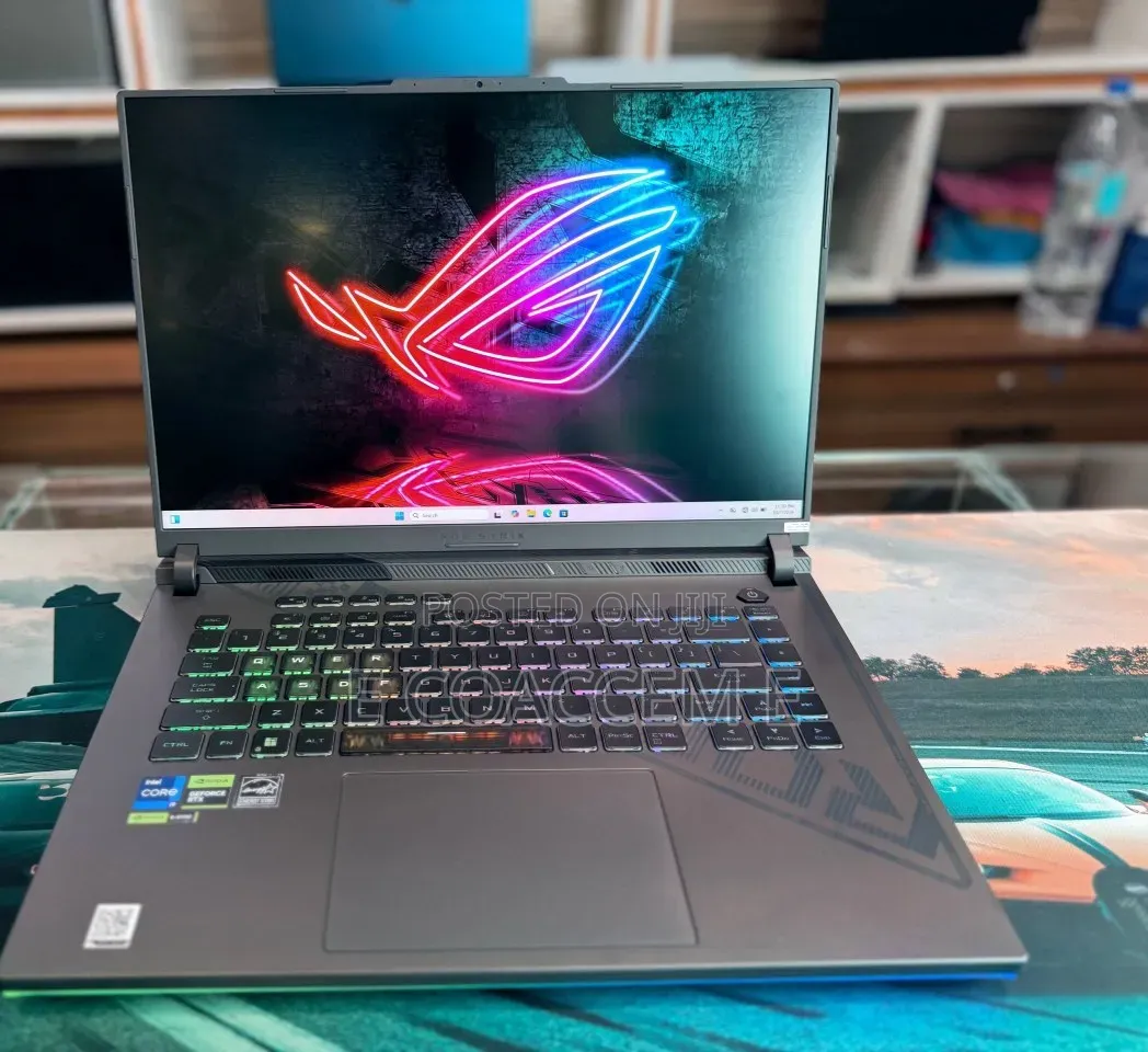 New Laptop Asus ROG Strix G16 16GB Intel Core i9 SSD 1T