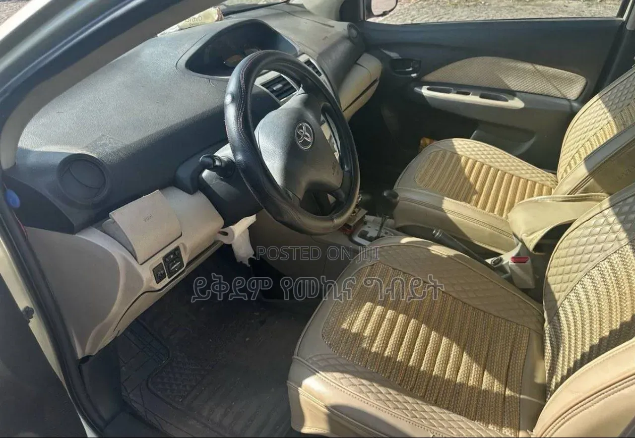 Toyota Belta 2007 Yellow