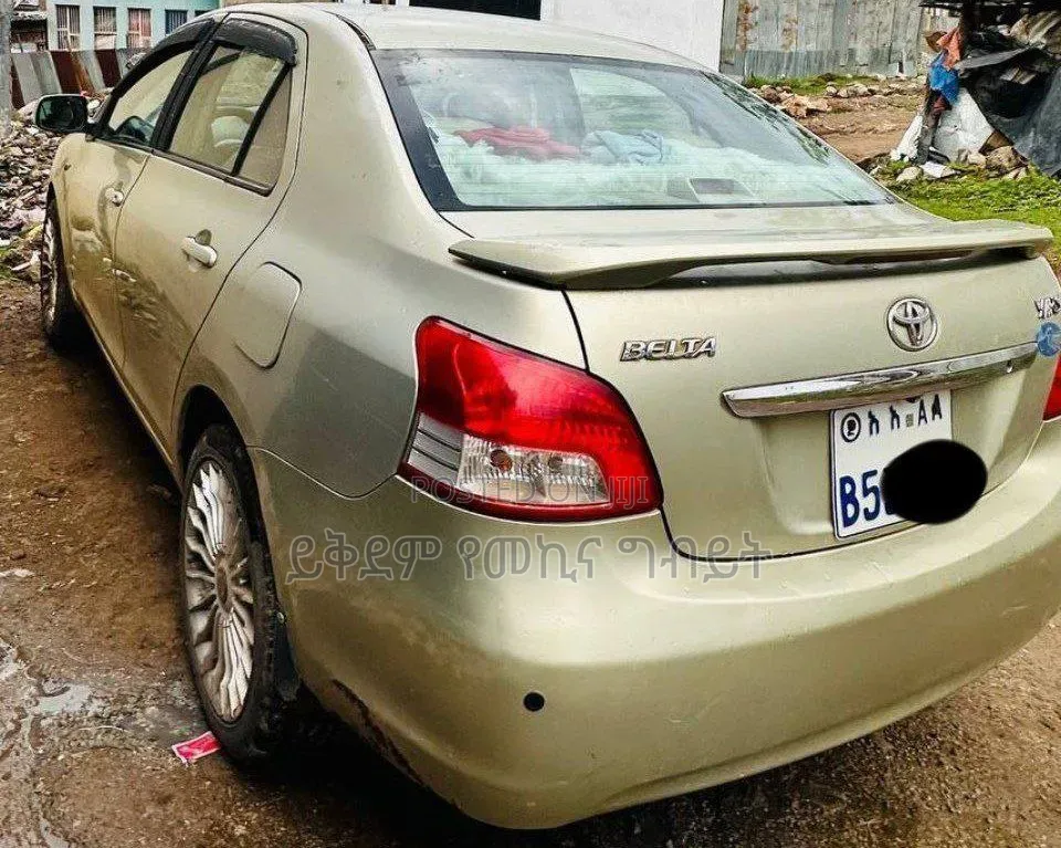 Toyota Belta 2007 Yellow