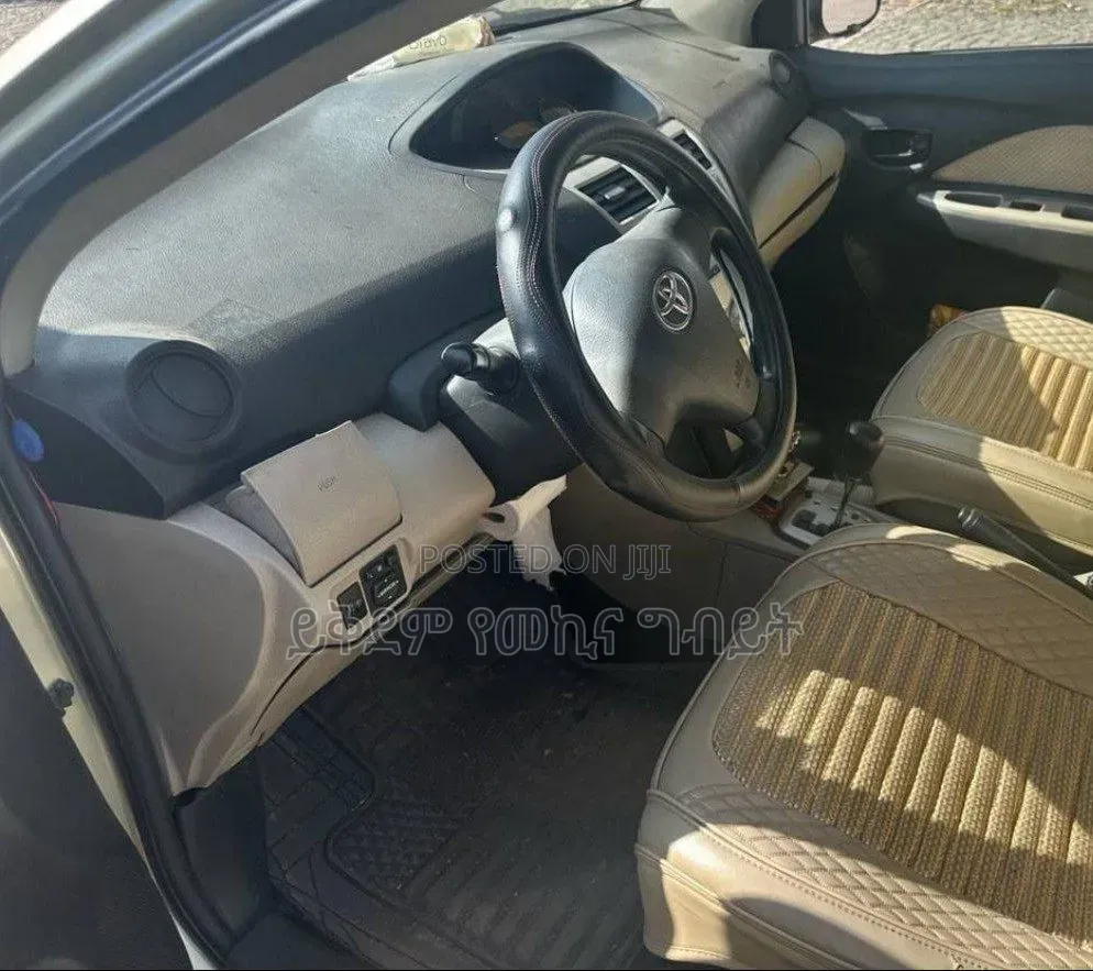 Toyota Belta 2007 Yellow