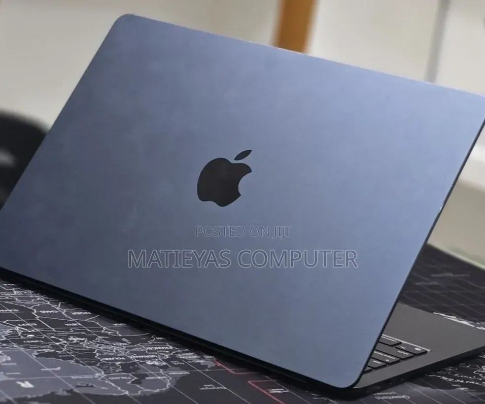 New Laptop Apple MacBook Air 2025 M4 16GB Apple M4 SSD 256GB