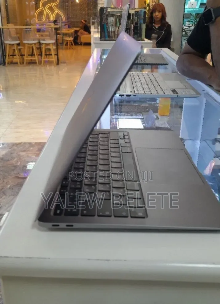 New Laptop Apple MacBook Air 2020 M1 8GB Apple M1 SSD 256GB