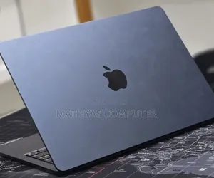 New Laptop Apple MacBook Air 2025 M4 16GB Apple M4 SSD 256GB