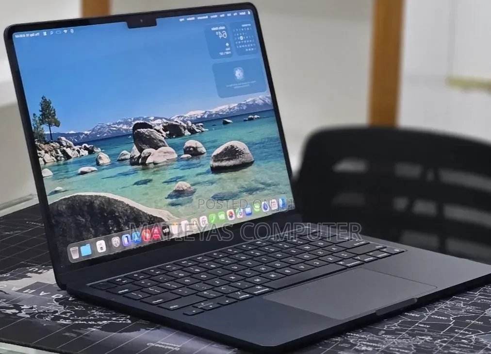 New Laptop Apple MacBook Air 2025 M4 16GB Apple M4 SSD 256GB