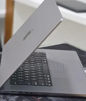 New Laptop Apple MacBook Pro 2022 M2 16GB Apple M2 SSD 1T