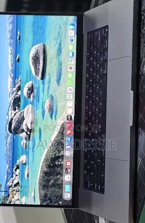 New Laptop Apple MacBook Pro 2022 M2 16GB Apple M2 SSD 1T