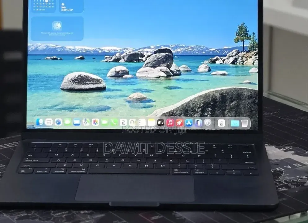 New Laptop Apple MacBook Air 2025 M4 16GB Apple M4 SSD 256GB