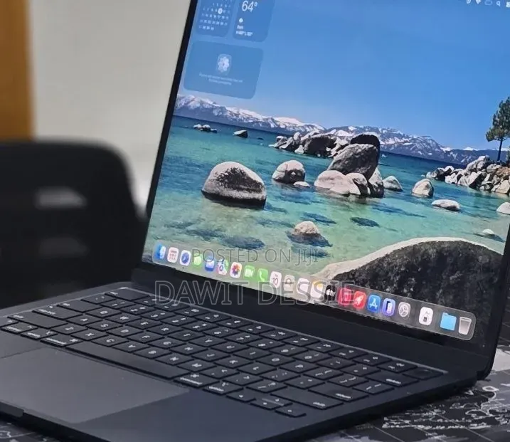 New Laptop Apple MacBook Air 2025 M4 16GB Apple M4 SSD 256GB
