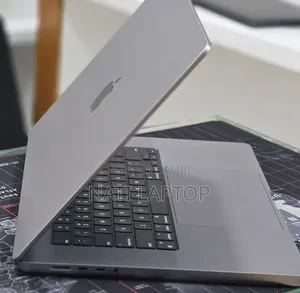 New Laptop Apple MacBook Pro 2021 M1 16GB Apple M1 Pro SSD 1T