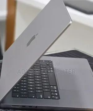 New Laptop Apple MacBook Pro 2022 M2 16GB Apple M2 SSD 1T