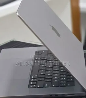 New Laptop Apple MacBook Pro 2022 M2 16GB Apple M2 SSD 1T