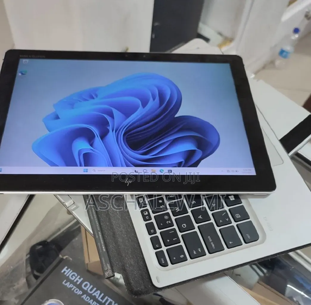 New Laptop HP X2 8GB Intel Core i5 SSD 128GB