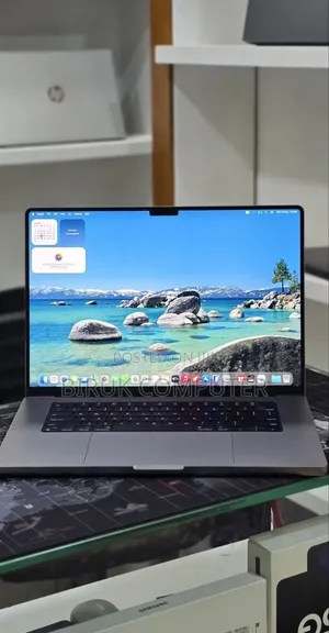 New Laptop Apple MacBook Pro 2023 M2 16GB Apple M2 SSD 512GB