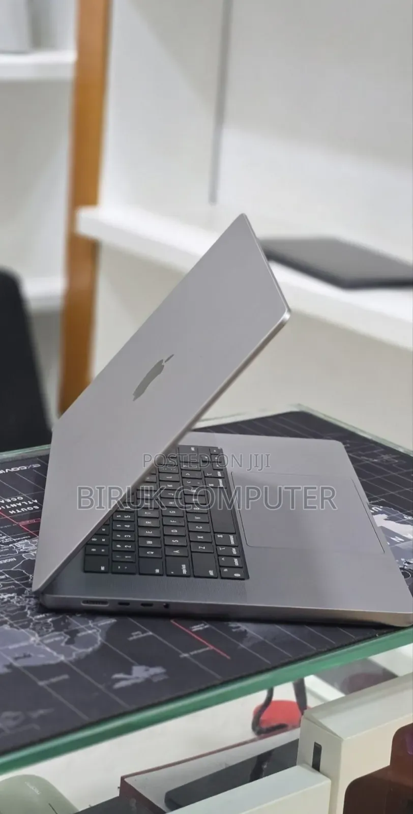 New Laptop Apple MacBook Pro 2023 M2 16GB Apple M2 SSD 512GB