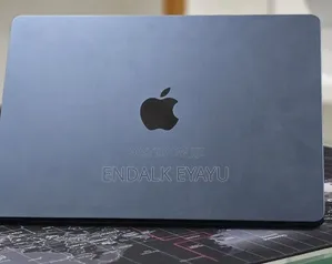 New Laptop Apple MacBook Air 2025 M4 16GB Apple M4 SSD 256GB