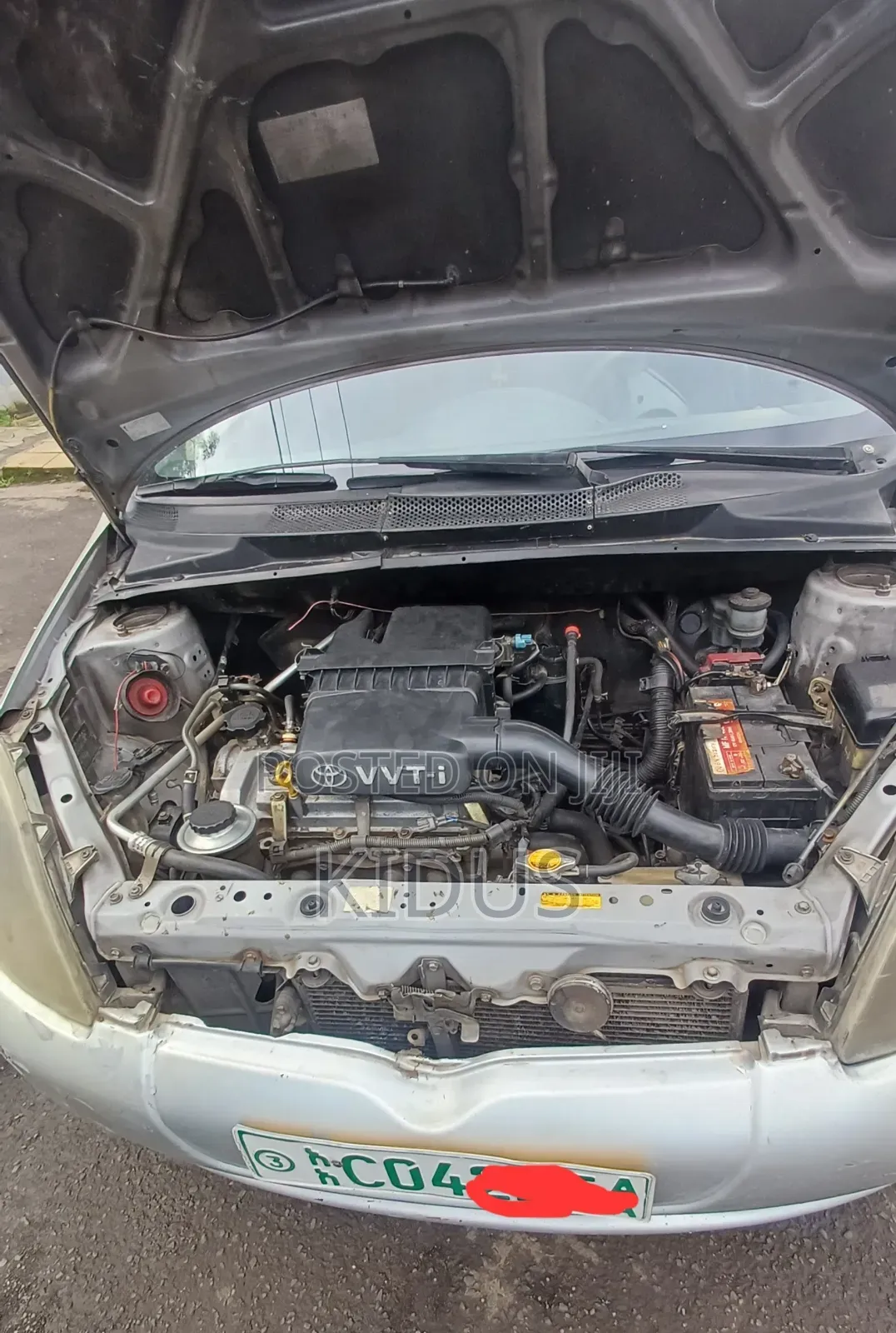 Toyota Vitz 2000 Silver