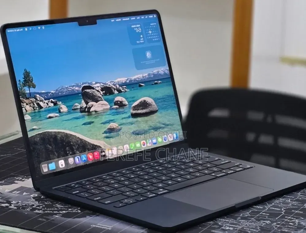 New Laptop Apple MacBook Air 2025 M4 16GB Apple M4 SSD 256GB
