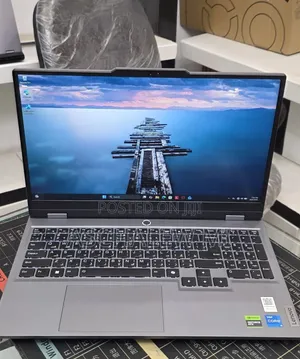 New Laptop Lenovo LOQ 15AHP10 8GB Intel Core i5 SSD 512GB