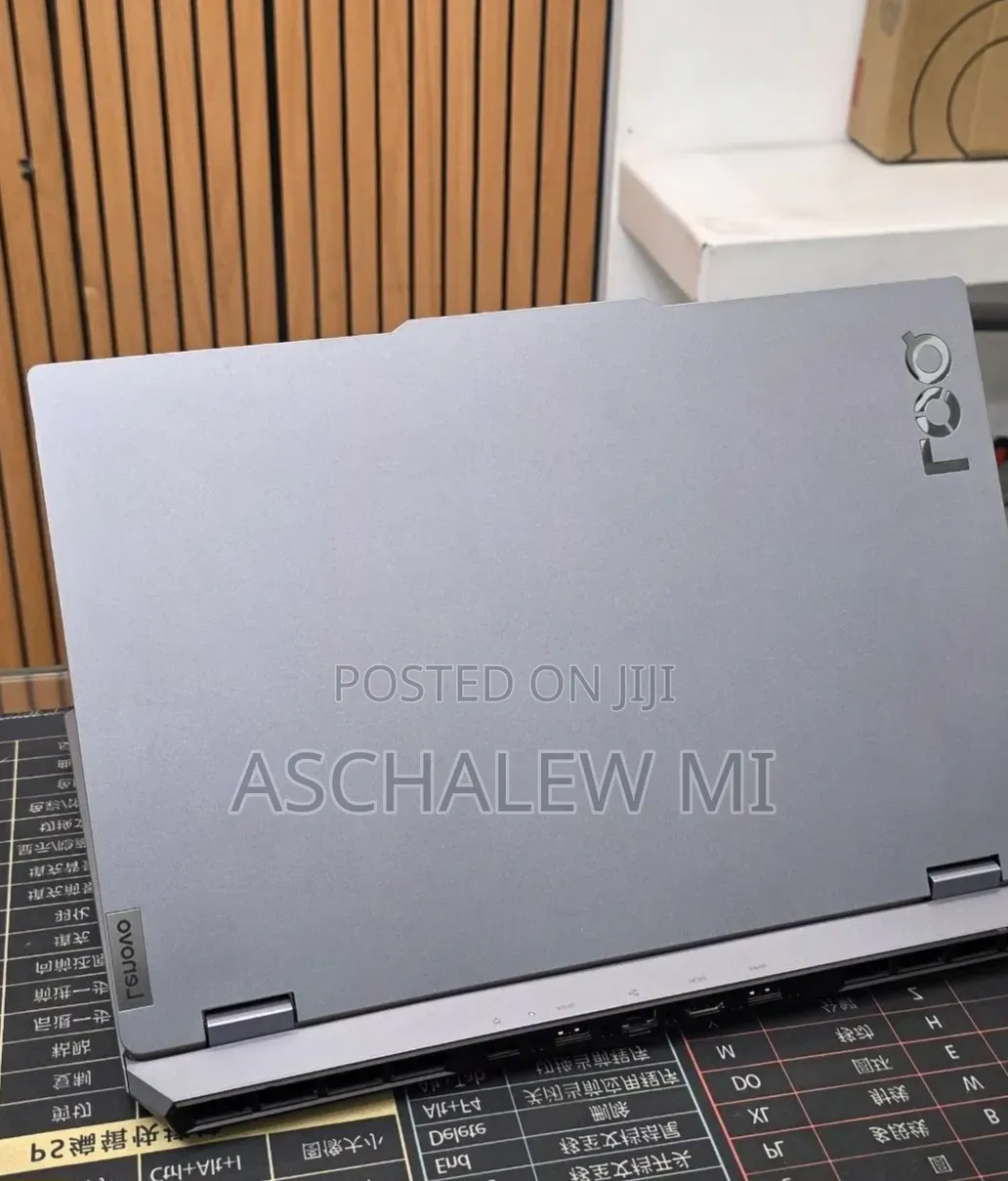 New Laptop Lenovo LOQ 15AHP10 8GB Intel Core i5 SSD 512GB