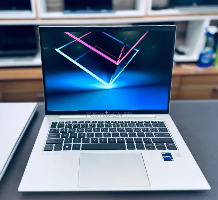 New Laptop HP EliteBook 840 G11 16GB Intel Core i7 SSD 512GB