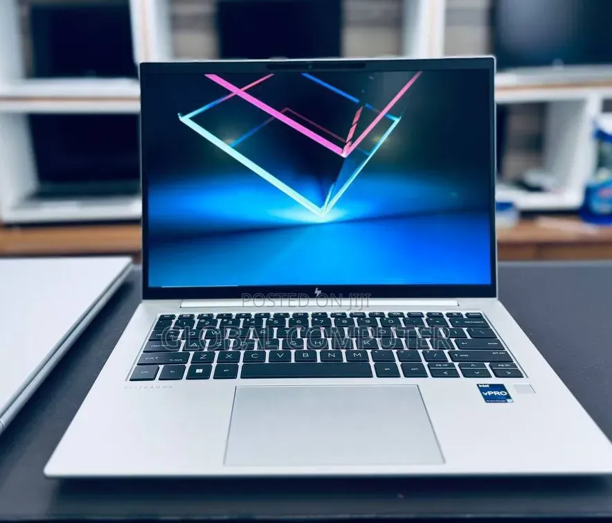 New Laptop HP EliteBook 840 G11 16GB Intel Core i7 SSD 512GB