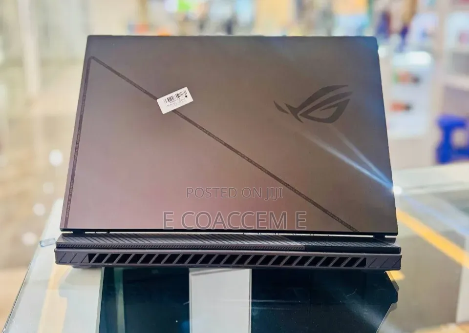 New Laptop Asus ROG Strix G16 16GB Intel Core i7 SSD 1T
